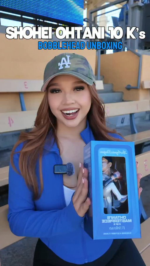 The Shohei Ohtani “Greatest Game Part 2” bobblehead is a masterpiece 🔥

It celebrates Ohtani’s 10 strikeouts in NLCS Game 4 that sent the Dodgers to the 2025 World Series.

Unbox it with @dreaaroo 🙌

#losangeles #dodgers #dodgerstadium #ohtani