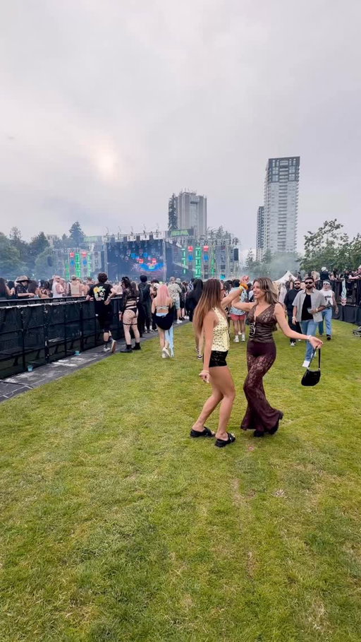 #ad #sheinpartner 🤠 Wore the cowgirl trend to FVDED and now suddenly Calgary is calling 👀

Festival weekend with @shein_ca in🤎Cowgirl🤎 one of their six festival trends. Search festival fits on SHEIN to shop six trends for your next festival. 

See u at Stampede?🎪

#sheintrends #sheinfestivalszn #fvded