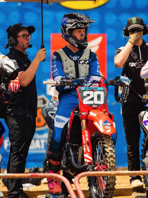 REDBUD!! 🇺🇸

One of the craziest race weekends i’ve had 😅 from heat to rain and knarly track conditions it was no joke! Grateful for the opportunity to come and race such a sick event on america’s birthday. As for results 6,3 moto scores for the weekend, speed was right there with the front 2 boys but unfortunately a few mistakes in moto 1 cost me an overall podium. Happy with the moto 2 turnaround and the weekends performance in general. 

Want to say a massive thankyou to everyone involved with making the opportunity possible. Hard work doesn’t stop here we learn and keep building.

@quadlockhonda 
@honda_racing_us 
@honda_racing_aus 
@yarrivek 
@flyracing.global 
@beatonsproformula 
@armsdea1er 
@torqf1t 
@tk_tyler_keefe 

📸 @align.with.us
