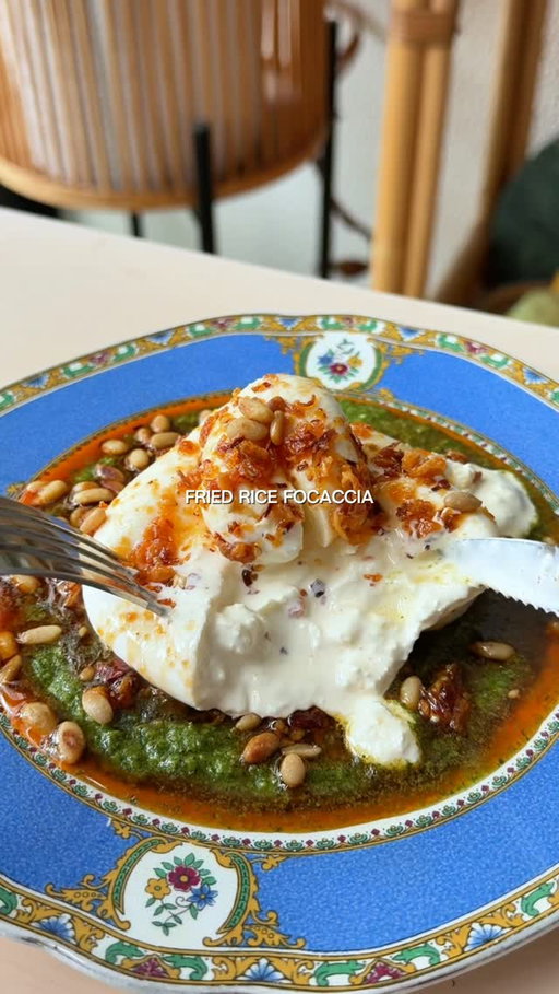 Perilla Pesto with Burrata, Chilli Crisp & Pine Nuts 🍃🧀

Ofc I took a classic pesto and made it a bit asian. Made this for a dinner party, paired with a fried rice focaccia to mop up all that saucy goodness.

Perilla pesto:
2 perilla leaf packets @kmall09 
1/4 cup pine nuts, toasted
1-2 garlic cloves
1/2 cup parmesan, grated
50ml perilla oil @kmall09 
20ml EVOO 
1 tbsp rice wine vinegar
salt & pepper to taste

to serve:
burrata x4
chilli crisp
extra pine nuts for topping
flakey sea salt

how to make it:
1️⃣ Toast the pine nuts in a dry pan over medium heat, 2-3 min until fragrant
2️⃣ Remove stems and roughly chop up perilla leaves. Blend all ingredients together.
3️⃣ Serve over burrata, drizzle with chilli crisp, top with extra pine nuts, and mop it all up with fried rice focaccia 

#pesto #burrata #dinnerparty #appetiser #perilla
