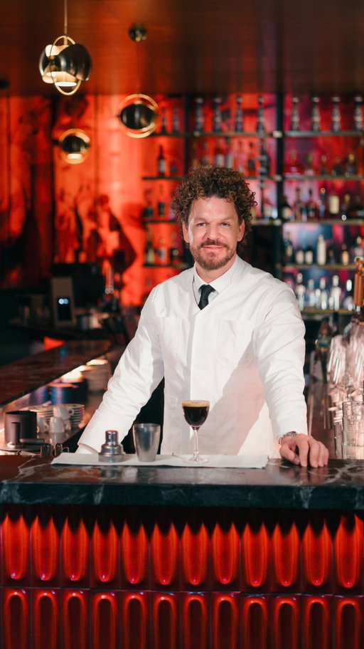 Three ingredients.
2× World Cocktail Champion Mario Hofferer
The LIGRE youn
Jacob München
Coming soon.