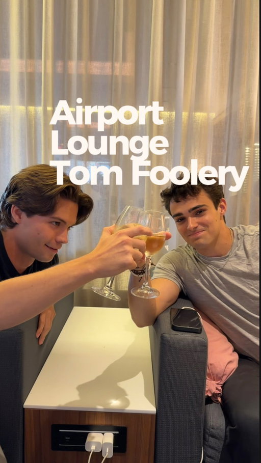 Airport lounge tomfoolery #airport #travel #vlog