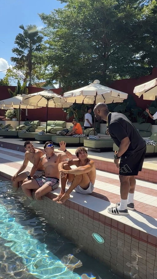 Papi y Papi episode 4: Boys in Bali

Description: It’s not only Latinos bringing the drama. Sometimes churros are better with chocolate 🍫okurrrr. 

#adidaslesmills #papiypapi

Shoutout to @thehartesisters @alin.lifts and @rimbuxx for being good sports. Lol go check them out.