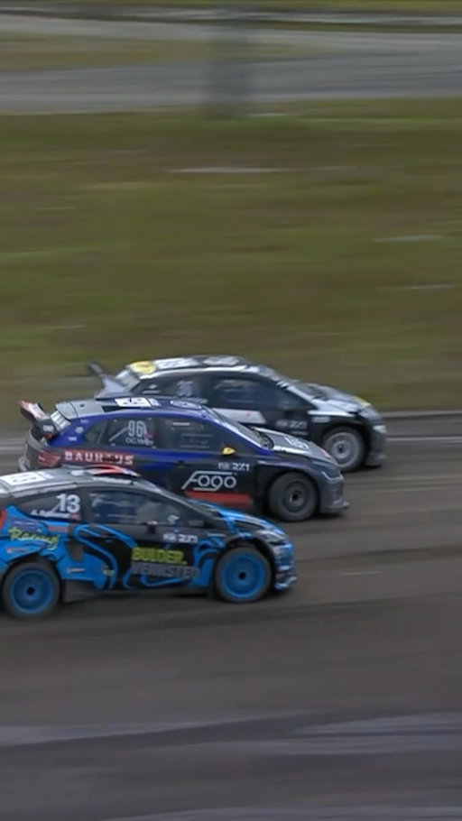 THREE WIDE 🤯 

These three put it all on the line for a front row start in the Final!

#FIARallycross