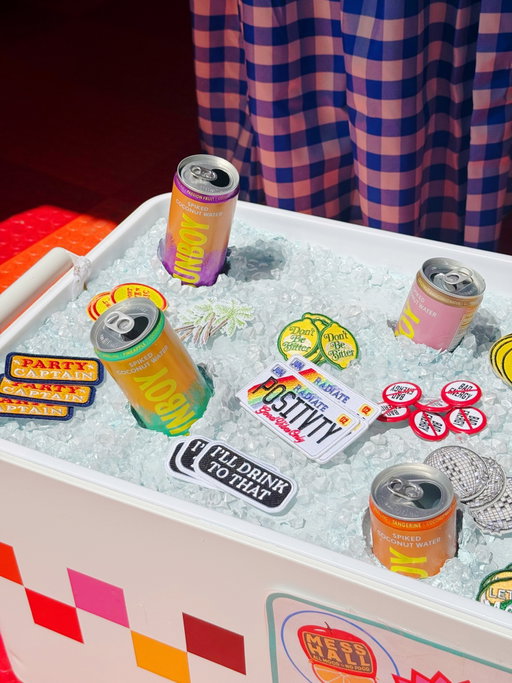 Radiating positivity through this heat wave with the help of an ice cold @drinksunboy 🌴✨🔥Shop our summer collection online and in store now🌈