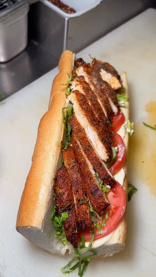 Where has the best chicken sandwiches 😭? Let us know below 👇