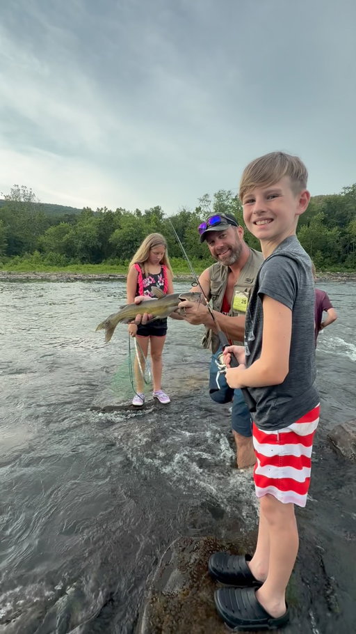 Family time is the best time. 

#riverfishing #familytime👪 #fishing🐟 #rivermonsters #bb21