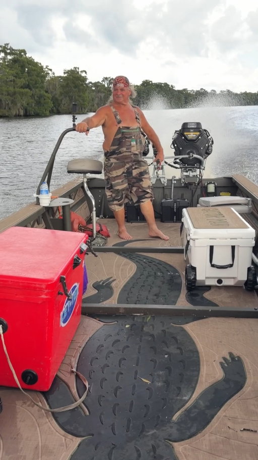 Y'all check out my new boat!