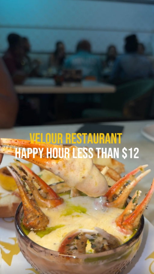 I love when a happy hour is actually happy and not sad! Nothing is over $12 on their happy hour menu and the drinks are good and strong 🥂🤏🏿 Send this to your happy hour bestie 💗 @velourdtx 

📍Velour
665 High Market St
Dallas, TX  75219

#100thingsindallas #thingstodoindallas #dallashappyhour #velourdallas #dallasrestaurants happy hours in dallas