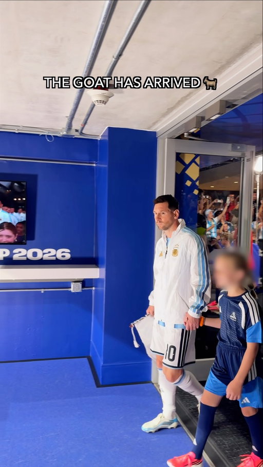 Messi walked right past me at the #FIFAWorldCup😍 More World Cup content on my @youtube!🙂‍↕️ #AD