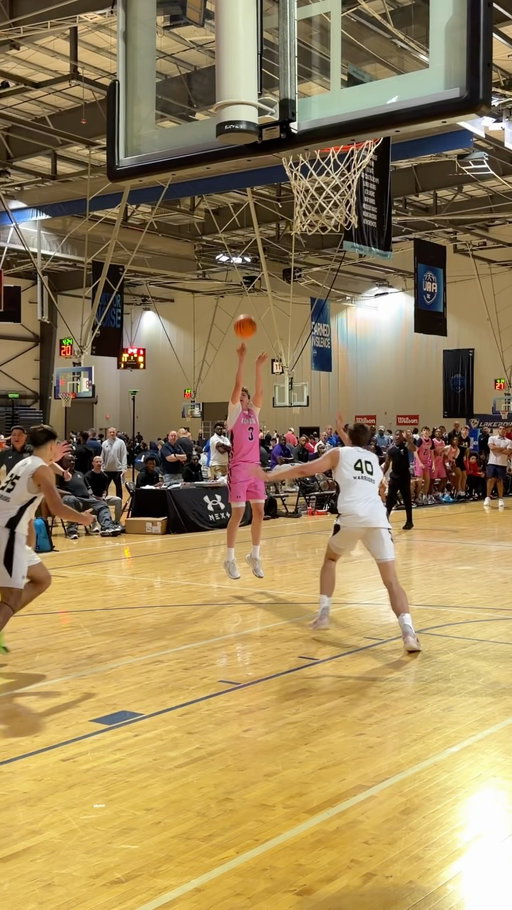 That dribble can make or break you 👀 @chase.branham