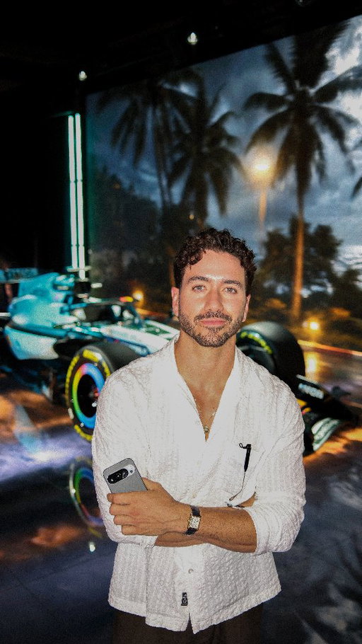 Life in the fast lane with @googlegemini and @mclarenf1. Can't believe I finally got to cross off the Silverstone Race from my bucket list! #googlepartner #googlegemini #mclarenracing
