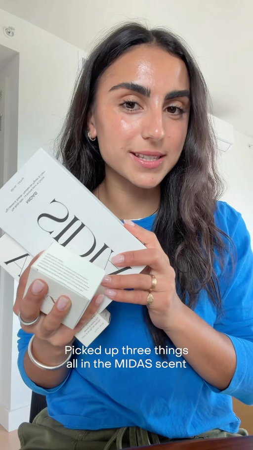 Skin-focused formulas. Scents you’ll LOVE. @sidiathebrand​ lands online 7/10 and in stores 7/17 ✨
​
​📸: @chloemihailo
--
Des formules aux bienfaits pour la peau. Des parfums que vous ADOREREZ. @sidiathebrand sera offerte en ligne dès le 10 juillet et en magasin à compter du 17 juillet ✨

📸 : @chloemihailo