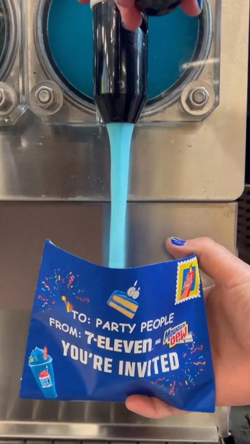 That’s one way to send an invite @7elevencanada 

Mountain Dew® Cake SmashTM - PepsiCo., Inc. Used under licence.