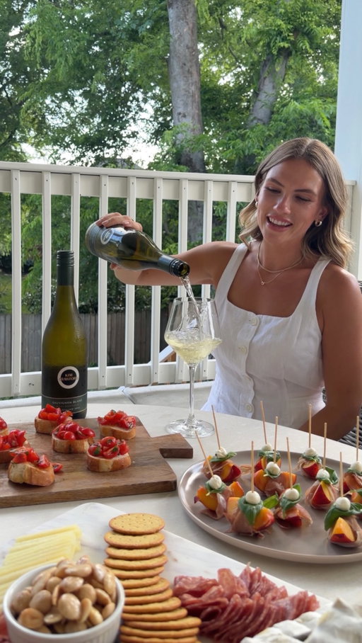 summer happy hours with the girls just hit different ☀️ 

nothing fancy... just a few easy appetizers, a chilled bottle of @kimcrawfordwine Sauvignon Blanc and a table full of friends. 

I love serving it in the summer because it’s crisp, refreshing, and pairs perfectly with a happy hour spread!

comment "kim" and I will send you a link to join club kim or you can click the link in my bio!

#KimCrawfordPartner #KimCrawford #ClubKim #BringKim #21+