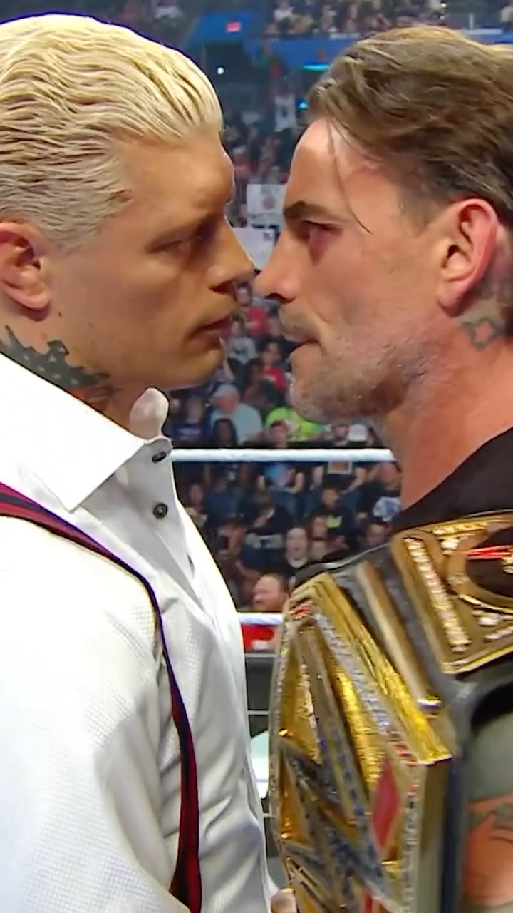 The gloves are coming off at #SummerSlam for the Undisputed WWE Championship. 🤝 #SmackDown