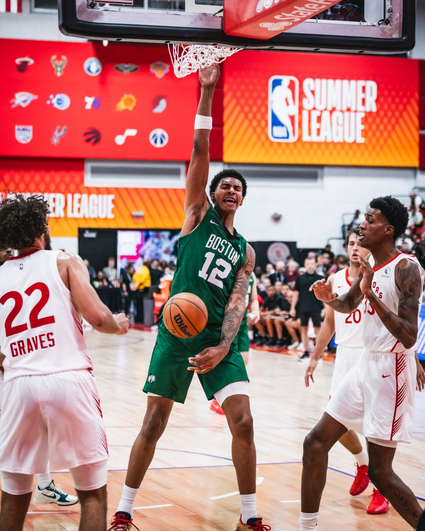 First dunk of summer league & it's a good one 😤