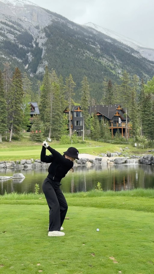 So peaceful out here 

#golf #golfgirl #mountaingolf #albertagolf #travelalberta
