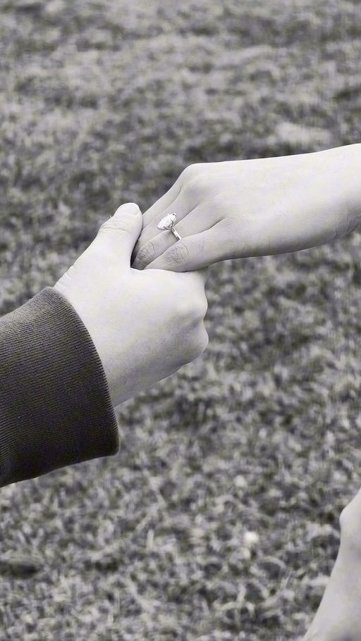 🤍✨

🎥 Content creator  @heranglescaptured 
*
*
#engaged #weddingplanning #toronto