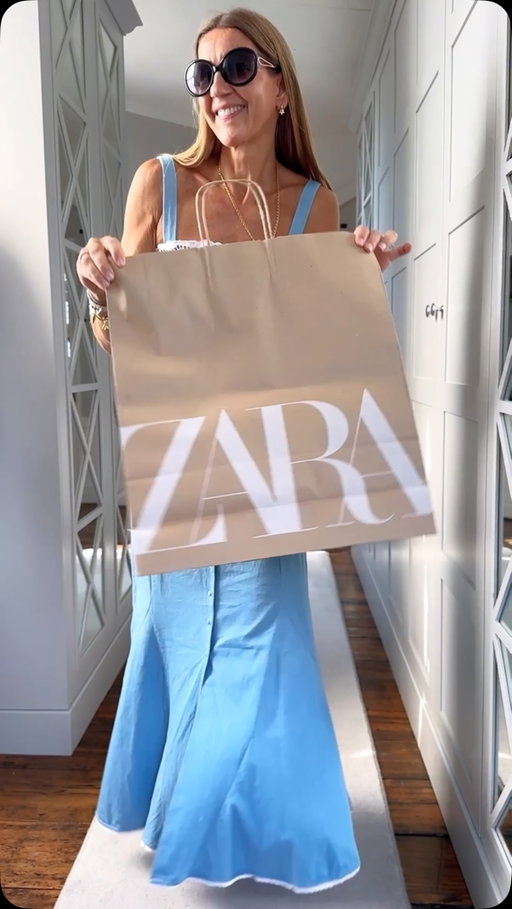 Your weekly Zara fix is here!!! Comment SHOP below to receive a DM with the link! Happy Saturday!! Yes the shirts are way too short but they’re gorgeous!!! And may be for you!!! If not… the dress and jeans are epic!!! 

 https://liketk.it/6i5Uf