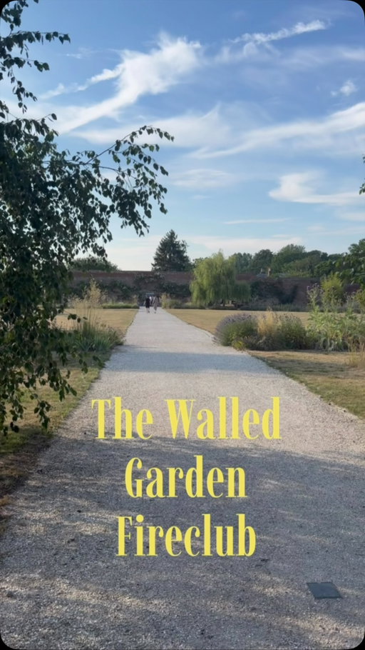Went to the most incredible secret garden dining experience in Surrey and it did not disappoint. The most beautiful setting, incredible food by @stallards of Hidden Hut fame, and @fireclubco. Brill company (happy birthday @oliv3tree), excellent rosé, some more rosé (thank you George @maisonmirabeau ◡̈ and inappropriate conversations. What happened inside The Walled Garden stays in The Walled Garden etc. Can’t wait to go back. Next Thursday maybe?
🔥
@thewalledgardencobham #secretdining #walledgarden