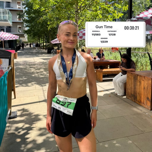 1st FEMALE 🥇 38:19 chip time !!!!! sorry, I might’ve lied…and raced my 10km today instead of tomorrow 😆😆🤭🤭 

a heatwave isn’t the ideal condition to race a 10km in 🥵🥵🤢🤢 but we had no choice !!!! so i went out and cooked HAHAHAHAH !!! definitely have that 37 in me on a better day but look, silver linings & a PB is a PB !!!! 

if all went tits up today, I had the Saucony 10k tomorrow to redeem myself but I’m happy with how that went and with both days being hot, I thought take the risk 🫠🫠🫠

also, why did no one tell me about that hill in this course lol? 4 loop sally 

onto the next 👀 !!!!!!!

thanks @hollyaarcher for the vids !!! 🙂‍↕️🎥