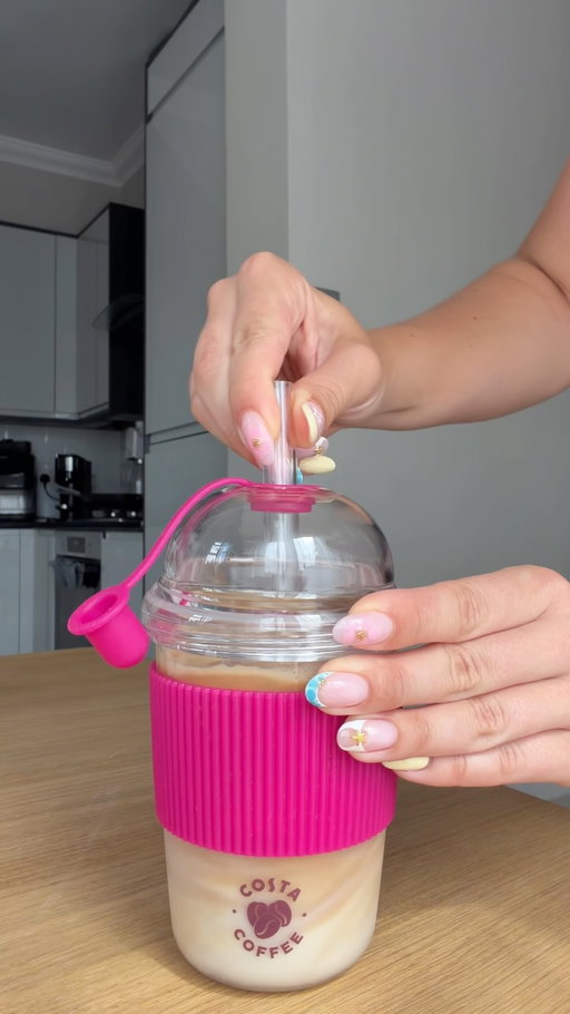 Your daily iced coffee just got an upgrade✨
Are you team pink 🩷 or orange 🧡?