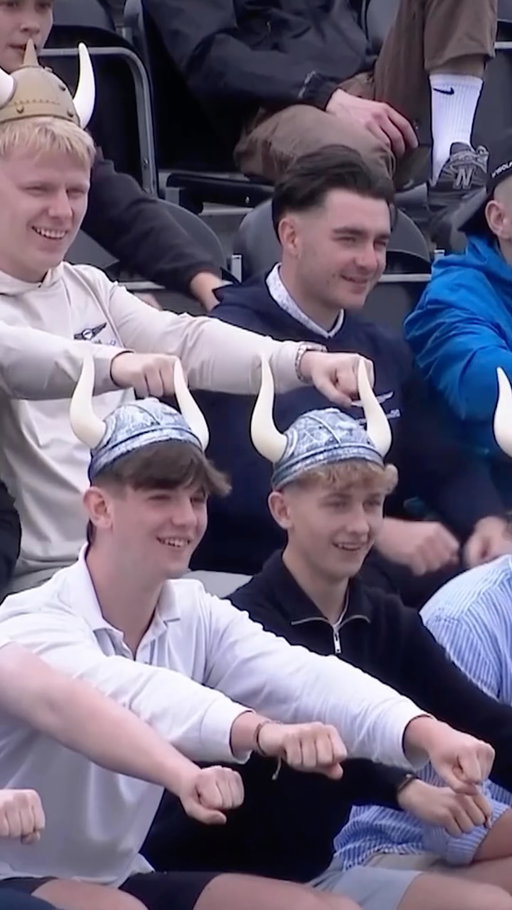 Viktor Hovland is greeted with a Viking row when passing through the stadium hole 🇳🇴
#GenesisScottishOpen | #RolexSeries