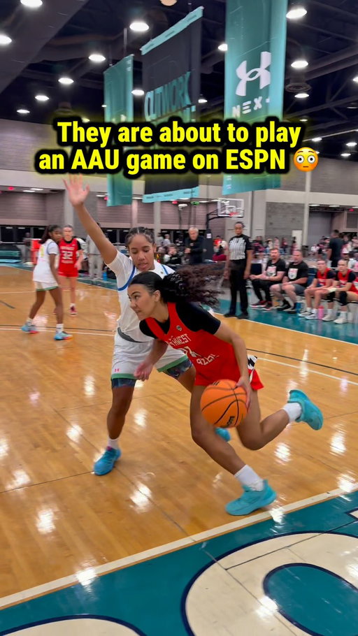 AAU game on @espn is CRAZY 🤯 Tune into @nwblazershoops vs. @wvthunderuaa on ESPN 2 today at 2! @sportscenternext @tfnsrun4roses @uabasketball #UANext
