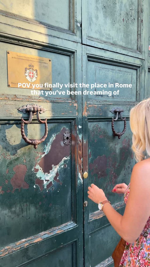 Would you check out this hidden viewpoint in Rome? 👀🇮🇹

📍Aventine Keyhole, Rome, Italy

From the outside, it looks like an ordinary green door. But look through the famous Aventine Keyhole and you’ll find one of Rome’s most unforgettable views. The perfectly aligned keyhole frames St. Peter’s Basilica through a beautiful tunnel of hedges, creating a perspective that has amazed visitors for decades.

Tips ⬇️
🚶 Free to visit
🌅 Visit early in the morning or around sunset for fewer crowds.
📸 Be patient if there’s a line. Everyone wants the perfect view through the keyhole!

Follow @thisworldofadventure for more travel inspiration ✈️🌍

#romeitaly