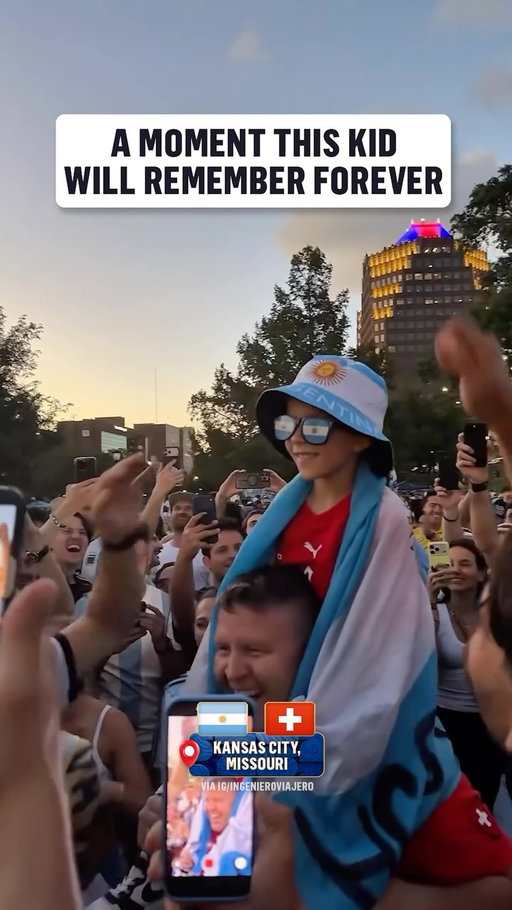Switzerland and Argentina fans unite ahead of their Quarterfinal match

(via @ingenieroviajero)