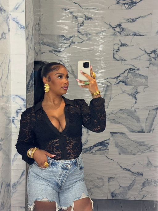 About lastnight! Went to see my boos @dreanicoleee & @lex_p_ live podcast and had a ball then we went to @spicehouseluxe and had what was above a ball🤣 a timeee my jewelry is from @jariatu.jewels use code PAISLIB for 15% off