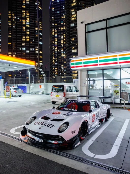 Happy @7eleven day! This was one of my favorite shoots with @libertywalkkato and @libertywalk_toshi. Thanks for letting me shoot your incredible cars as always.

If you didn't know, 7 Eleven is giving out free slurpee's today. So don't miss out.

#7eleven #carsof7eleven #libertywalk #lamborghini #miura