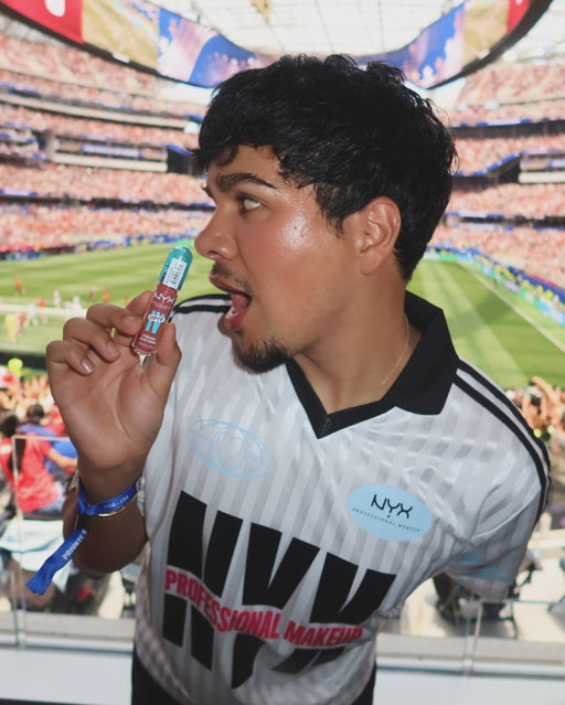 When Futbol and glam combine its with @nyxcosmetics ⚽️💋 Spent the day cheering from the stands and putting LIP IV in “Dripping In Rose” to the real world test - one swipe, 12 hours of hydration, and a stain that stayed. Certified game-day proof #nyxcosmeticspartner #passionproof