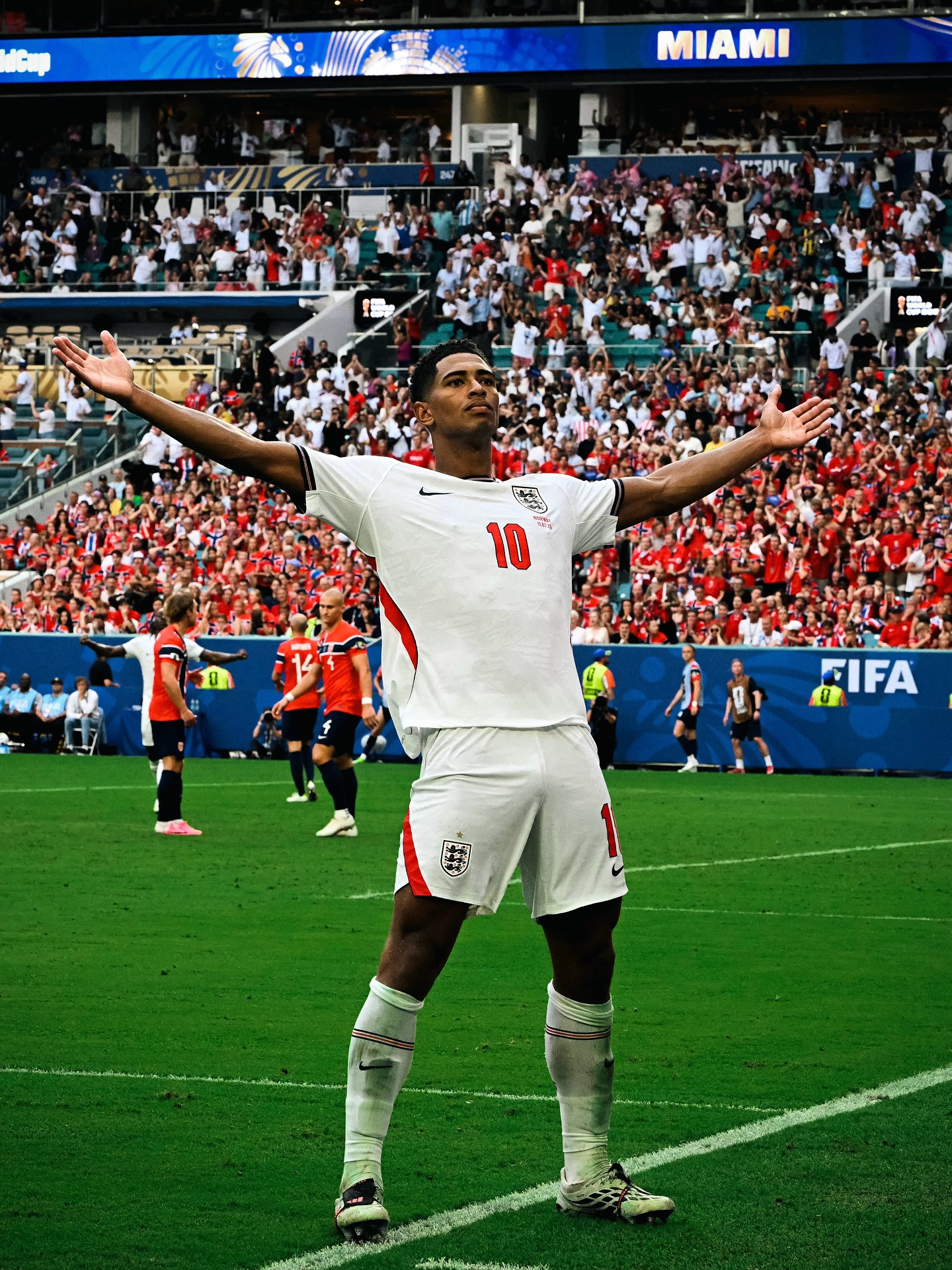 𝑨𝑻𝑳𝑨𝑵𝑻𝑨 𝑩𝑶𝑶𝑲𝑬𝑫. ✅

England are back in the World Cup semi-finals for just the fourth time in history. 

1966. Argentina. 1990. Cameroon. 2018. Sweden. 2026. Norway.

Jude Bellingham delivers on the biggest stage, scoring twice to send the Three Lions through, and surpassing the great Sir Bobby Charlton’s World Cup goal tally. 👏

England’s journey continues… 🏴󠁧󠁢󠁥󠁮󠁧󠁿