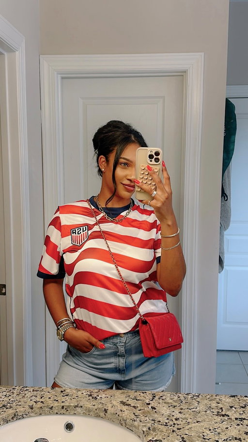 Get Ready With Me: FIFA World Cup edition (a little late but here we are haha) comment LOOK and I’ll send you all the makeup details + my new summer sweat proof foundation 😉

#worldcup #grwm #soccer #sweatprooffoundation #fifaworldcup2026 
sweat proof foundation | game day outfit | make up look