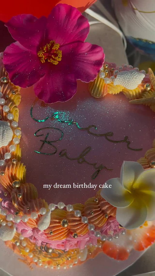 this is what dreams are made of 🥹♋️🐚✨ #CancerBaby #CancerSzn #July10 

cake made by @dessertsbyroseee
