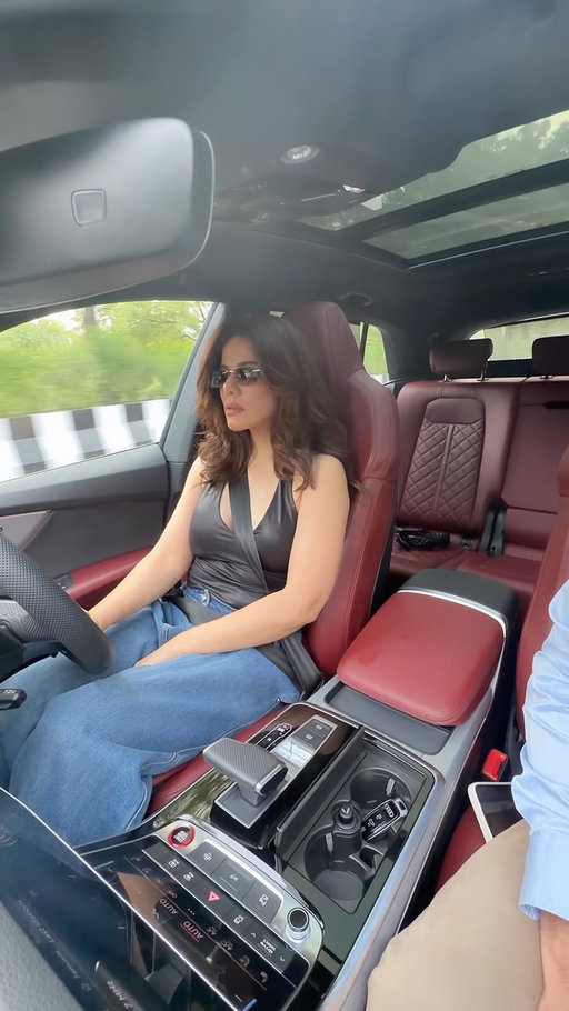 Took the new Audi SQ8 for a spin and it was aaaahhhmazingggg !!!! Thank you @audiin for such a lovely experience 💯#audi #audisq8 #audiindia 

The new Audi SQ8 comes with :
• The performance SUV joins the Audi Q8 family as the sweet spot between the Audi Q8 and Audi RS Q8 Performance
• Powerful 4.0 -litre V8 TFSI engine with 373 kW and 770 Nm deliver s 0–100km/h in a super quick 4.1 seconds
• quattro with self -locking centre differential, adaptive air suspension sport and all -wheel steering
• HD Matrix LED headlights with Audi laser light, S -specific styling, panoramic sunroof , frameless and power latching doors
• Sport seats with Dinamica frequency microfiber/leather with S embossing,sport contour leather flat -bottom steering wheel and 4 -zone climate control
• Bang & Olufsen 3D premium sound system with 17 speakers and 730 -watt output for an immersive sound experience
• Eight exterior color options and optional Audi Exclusive colors