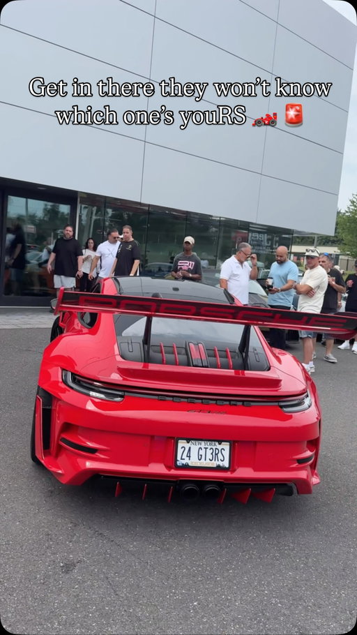 Get in there they won’t know which one’s youRS #porsche #porsche911 #gt3rs #992gt3rs #porschemoment