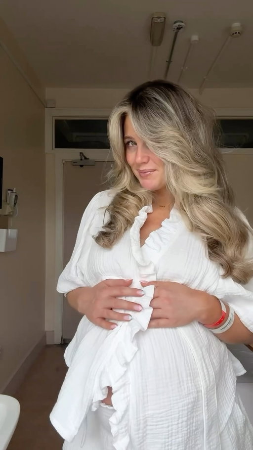 When you are classed as the geriatric mother on the maternity ward 👀😂🤰