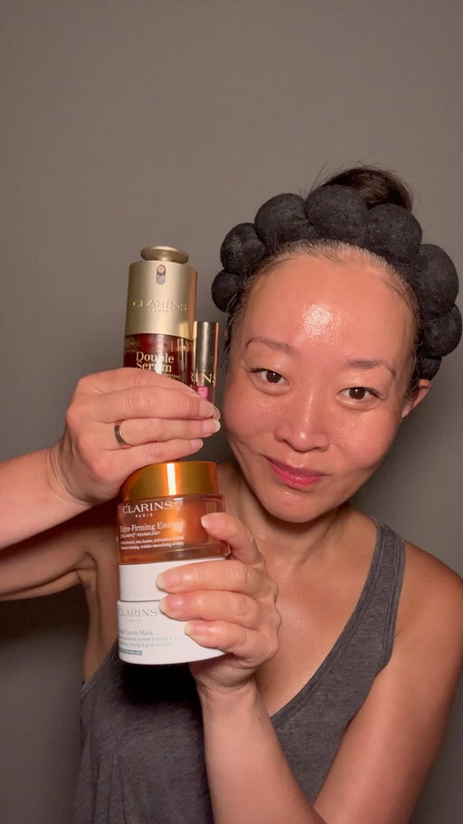 ✨ My Clarins skincare routine for 40+ skin — focused on hydration, radiance, and a healthy-looking glow. 🤍

_____
https://liketk.it/6icjI / #SkincareOver40 #Clarins #ProAgingSkincare / Clarins skincare routine / skincare over 40 / 40+ skin / hydrated skin / pro-aging skincare