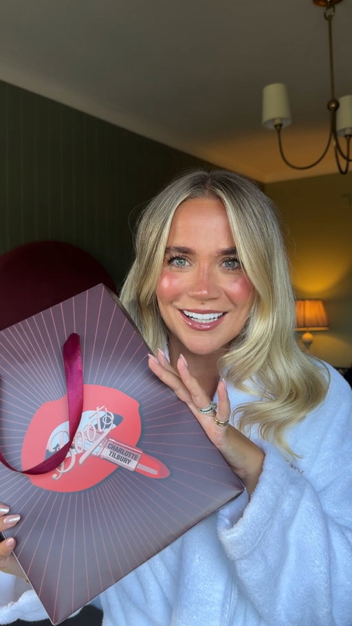 AD Two of my favourite iconic British brands in one place 😍 my 15 min glowy makeup using all my favourite products from @charlottetilbury now available in 31 @bootsuk stores darling 💞💞💞