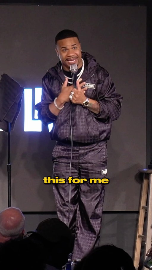 Not a sugar Daddy Double Date 😂😂😂😂😂😂😂😂😂 #comedy #standupcomedy #crowdworksundays

@dshearesjr @1andrewrose 🎥