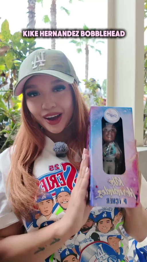 Last game before the All-Star break and the Dodgers are going out with a banger of a bobblehead… Kiké in his signature pitching helmet!🤣🤌

@dreaaroo unboxes one of the most hyped bobbleheads this season 🔥