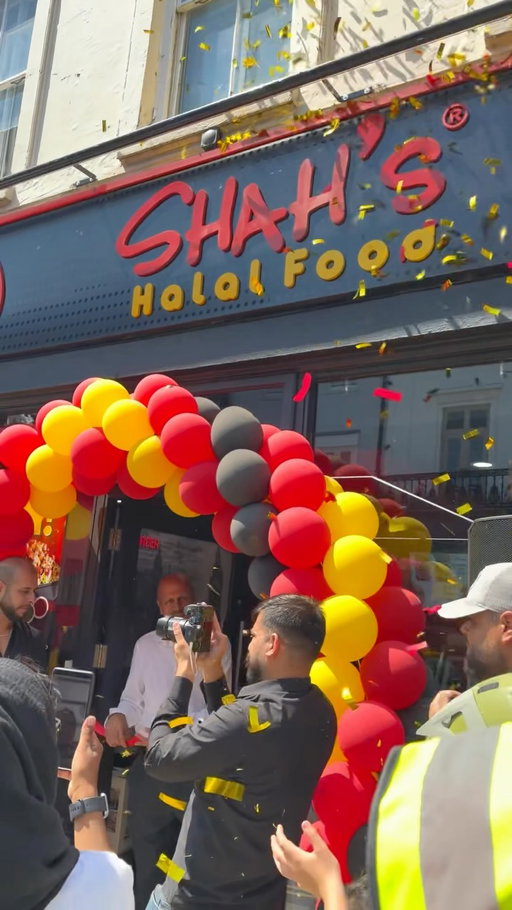 Have you visited Shah’s in Dorking? 

Grab fresh, delicious, and filling platters and gyros near you!

#shahshalalfood #shahs #dorking #platter #gyros