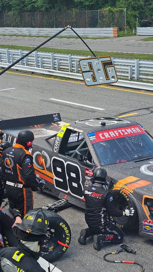 This weekend our shop crews pulled double duty while the pit crews are in ATL.

Shout out to all of our guys who not only built the trucks, but were slinging tires, splashing gas, and pitting these trucks like bosses yesterday! 💪

#ThorSportRacing #FordRacing #NASCAR