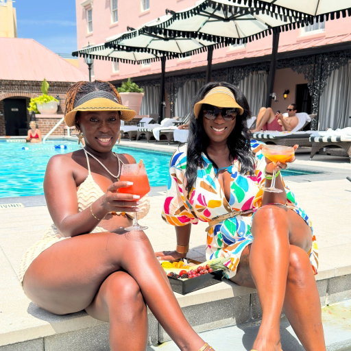 The Mills House Hotel Cabana Rooftop Day Pass 
@millshousehotel @resortpass 

Black-owned ✔️
Perfect Views✔️
Pool✔️
Cabana for 6 ✔️
Great Cocktails ✔️
Delicious Food✔️
Awesome MH Staff ✔️

🔗Link in Bio
Tell them Blk Charleston @blk_charleston sent you. 😉🌴#charlestonsc #charlestonscene #themillshouse #blkcharleston