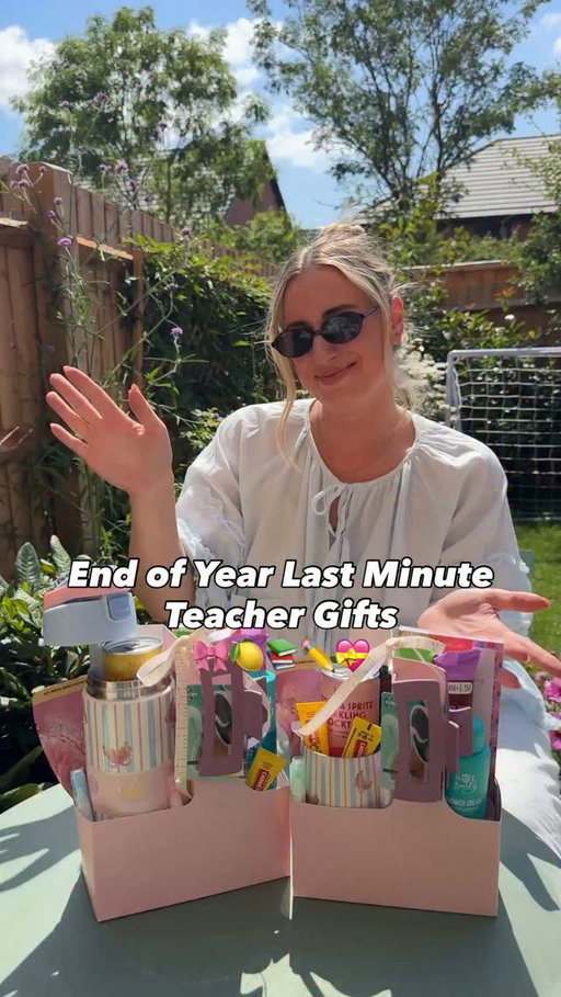 Last minute end of school teacher gift idea on a budget. We did one for Arlo’s main teacher and one for the TA 🎀 Let me know what you think 🥹 This is my first year doing it so hoping it will go down well. Drinks carriers were from Amazon, all the pressies were from B&M, drink & choc from M&S! So simple and easy but looks super cute!!

TAP SAVE for inspo & share with a mum friend 🥰

#teachergift #schoolsout #teachergifts #mumhacks #ukmum @bm_stores