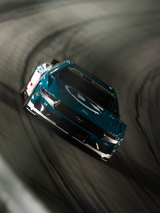 Late and very *challenging* night in @echoparkspeedway . Came out with a P19 and advanced to the final 4 in the @tntsportsus in season bracket! Onto @nwbspeedway
