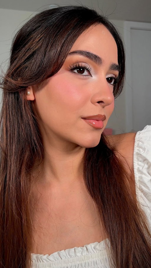@zendaya odyssey makeup look by @ernestocasillas 🤍

eyes
🪽 artistry canvas palette @painted.co 
🪽 fluid eye paint ‘white noise’ @aboutfacebeauty 
🪽 eyeliner ‘soften the edge @hungvanngobeauty 
🪽 voluminous carbon black mascara waterproof @lorealparis 

face
🪽 hy-glam foundation ‘n3’ @natashadenona 
🪽 airbrush flawless blur concealer ‘4 fair-medium’ @charlottetilbury 
🪽 powder blush ‘pinking of u’ @r.e.m.beauty 
🪽 transition blurring blush duo ‘shy at first’ @patricktabeauty 

lips 
🪽 lip liner ‘truffle’ @belahbeauty 
🪽 faux filler gloss ‘glassy’ @hudabeauty 

#theodyssey #zendayamakeup #zendaya #makeupinspo #makeuplook